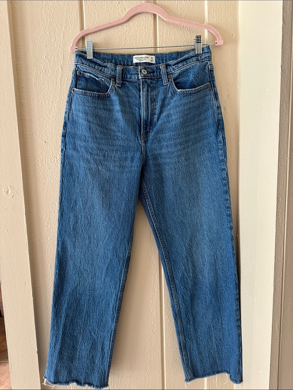PERFECT ABERCROBIE & FITCH VINTAGE STRAIGHT HIGH RISE MED BLUE DENIM JEANS 28/6